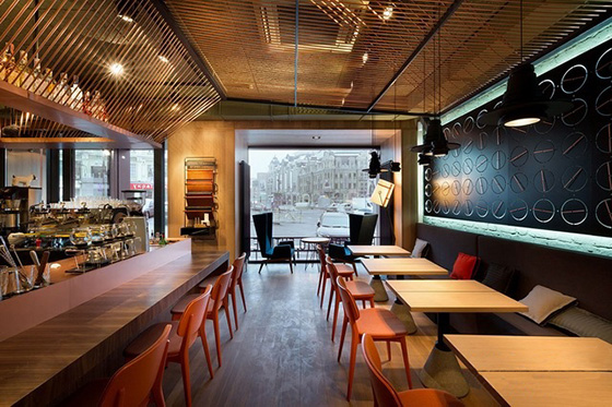 格林雅防火板装修的星巴克咖啡店